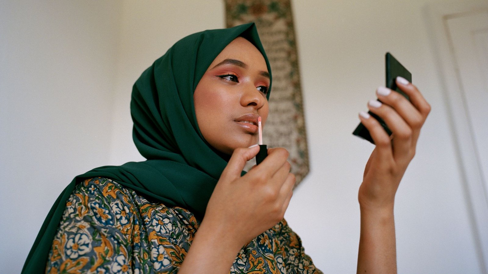17 Muslim Beauty Bloggers to Follow on Instagram and YouTube | Allure